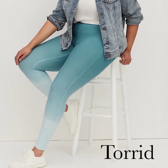 Torrid Platinum Fleece Lined Blue Dip Dye Leggings NWT - Picture 3 of 13